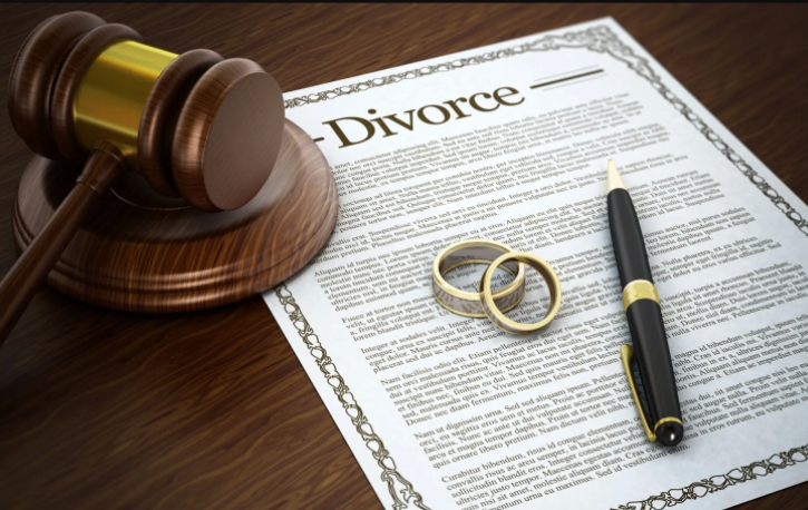 Trusted Divorce Lawyers in Indirapuram | Advocate AK Tiwari
